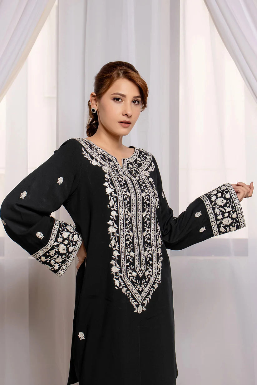 Black Aura 3pc (Farshi Shalwar)